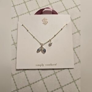 NWT Simply Southern Dainty Mermaid tail and peral necklace